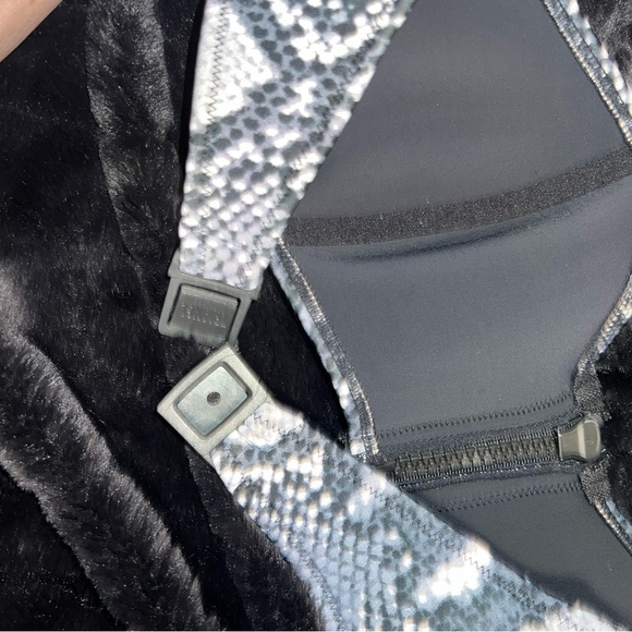 triangl snake print bikini top - Picture 5 of 8